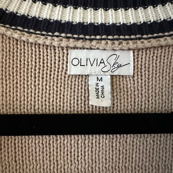 NWOT. Olivia Sky cable knit sweater - Picture 4 of 4